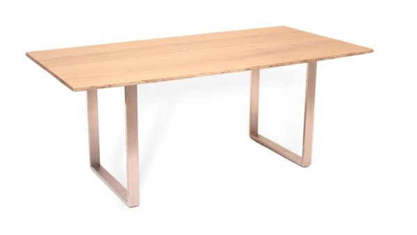 Baumtisch mit metallkufen aus edelstahl und massivholz