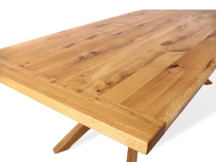 designertisch aus massivholz für ihr esszimmer