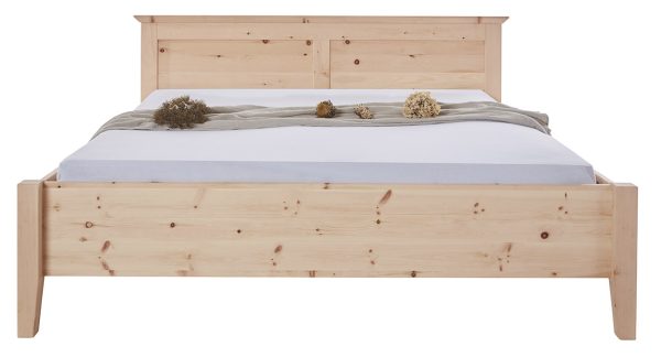 Bett aus Zirbenholz in modernem design und schlanke linien massiv tolle qualität